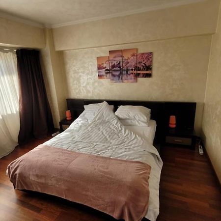 Downtown Top Apartments Bucarest Esterno foto