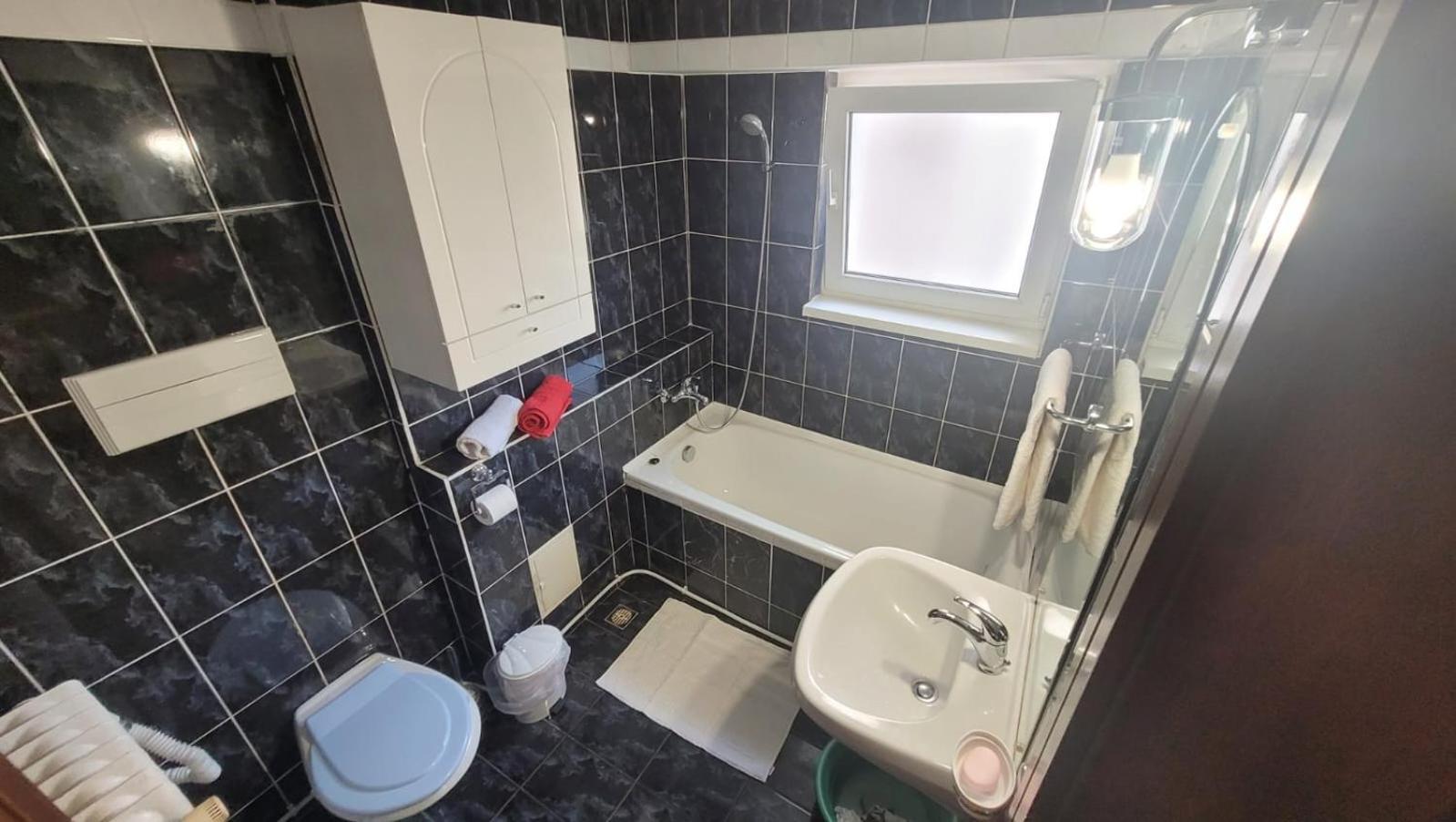 Downtown Top Apartments Bucarest Esterno foto